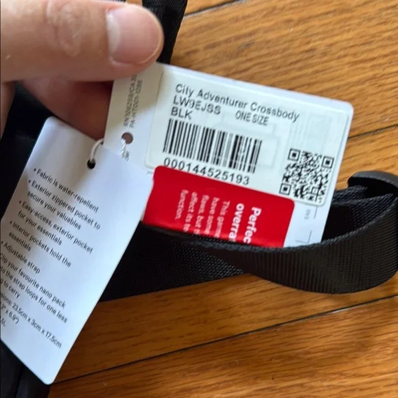 lululemon athletica Black City Adventurer Crossbody Bag - Picture 6 of 7